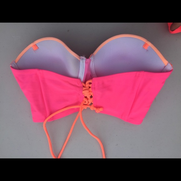 Bikini - Picture 3 of 4